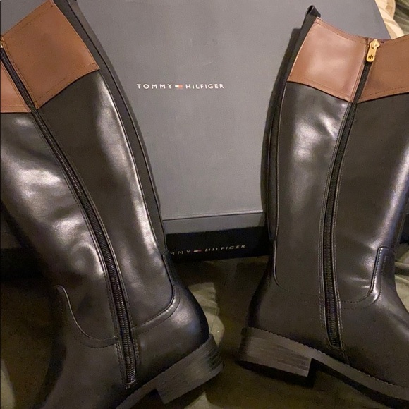 BNWT Tommy Hilfiger faux leather boots black&brown - Picture 3 of 9